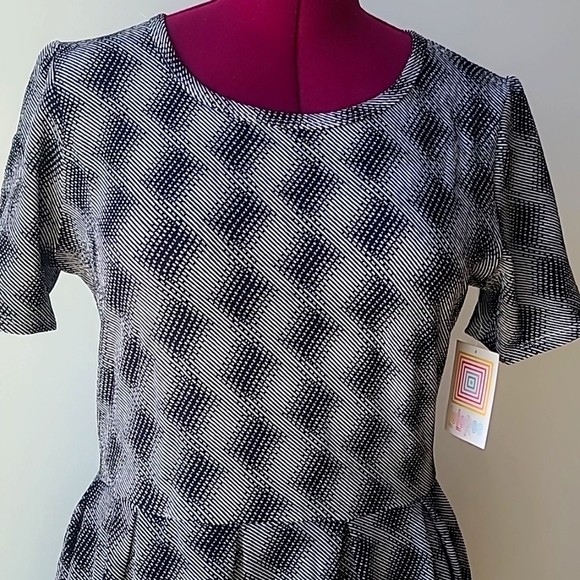 Black & White Optical Illusion LLR Amelia - Picture 1 of 6